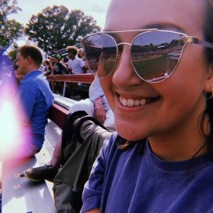 Meet your Posher, Caroline